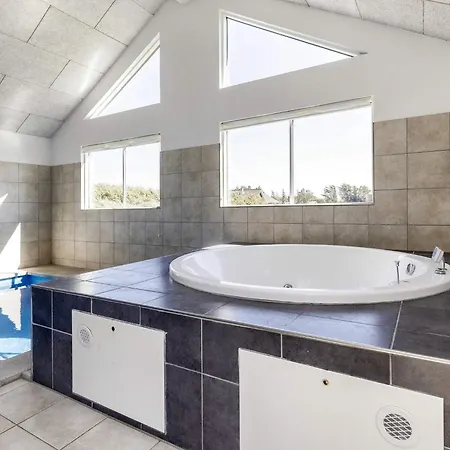 20 Person In Løkken